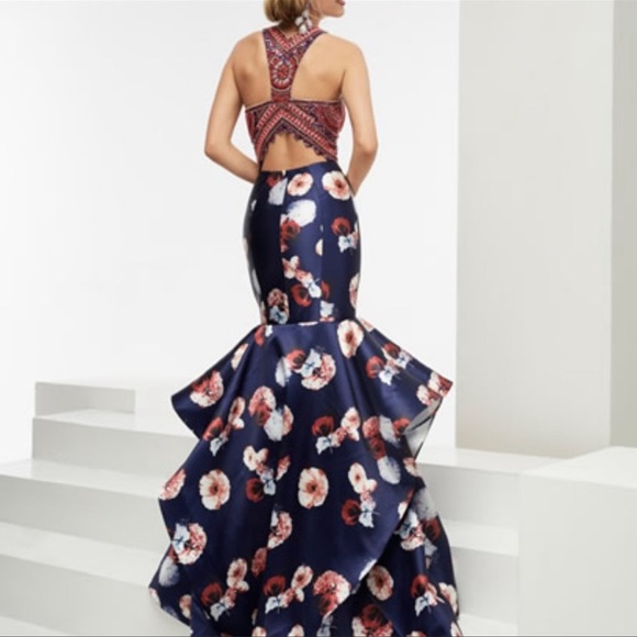 NEW Jasz Couture Jeweled Halter Neck Ruffled Floral Satin Evening Gown Size 0 - Picture 2 of 3